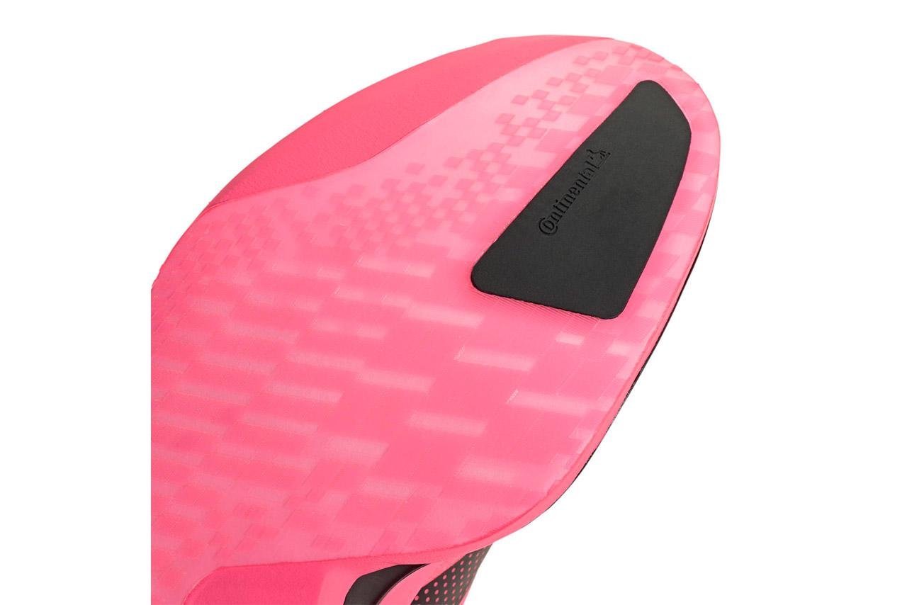 Outsole detail with the Continental rubber under the big toe