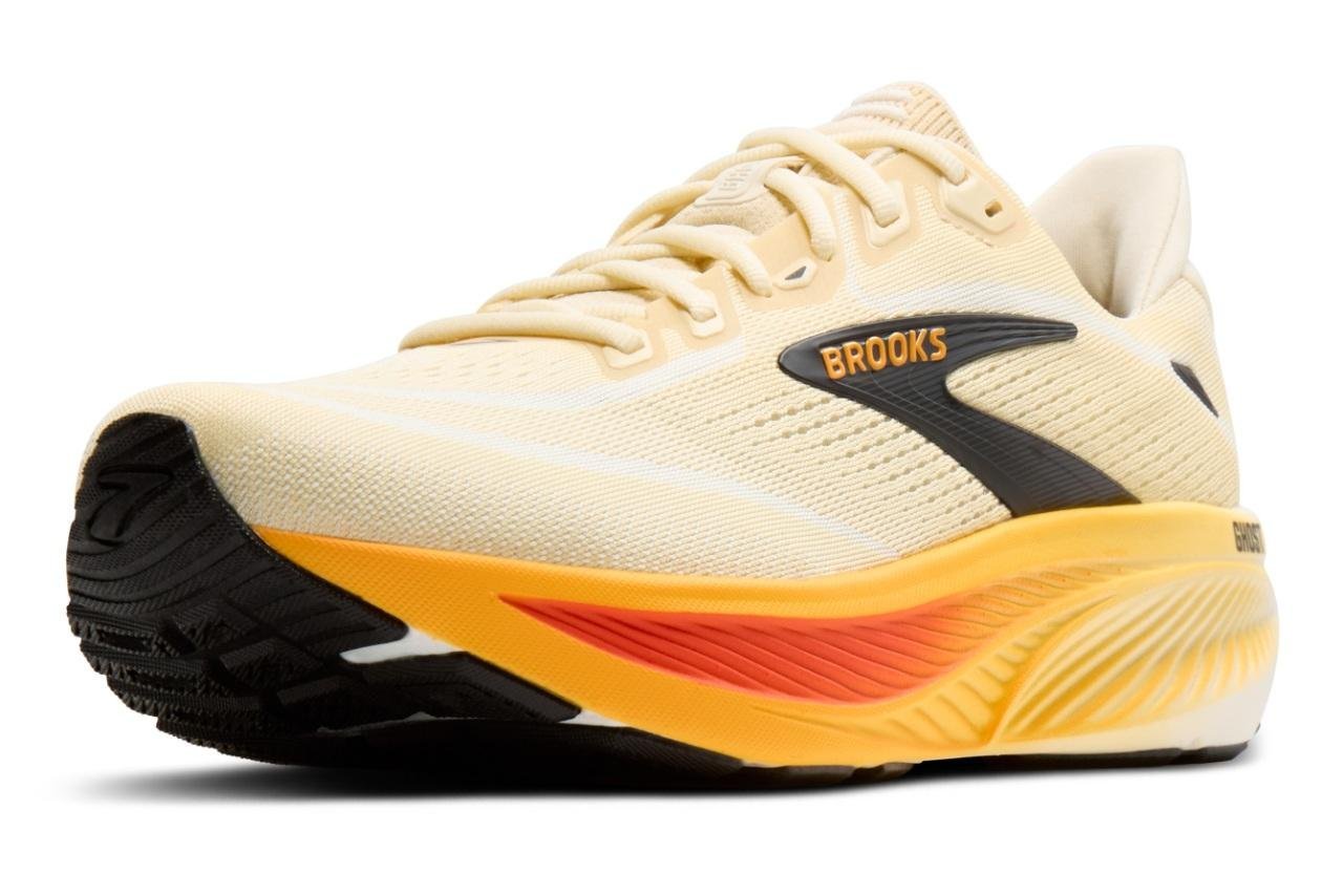 Brooks Ghost 18 in three-quarter view