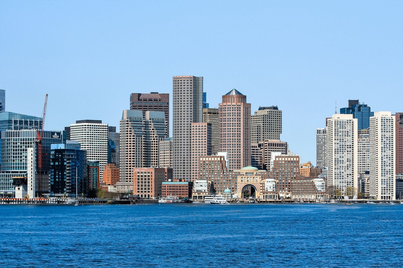 Vista panorámica de Boston, ciudad del maratón cuyo corte de Boston fija quién entra