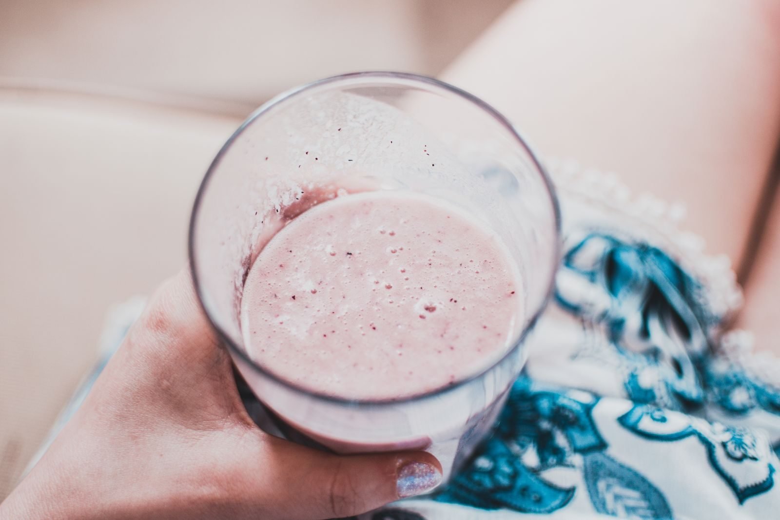 Strawberry smoothie to recover after a race
