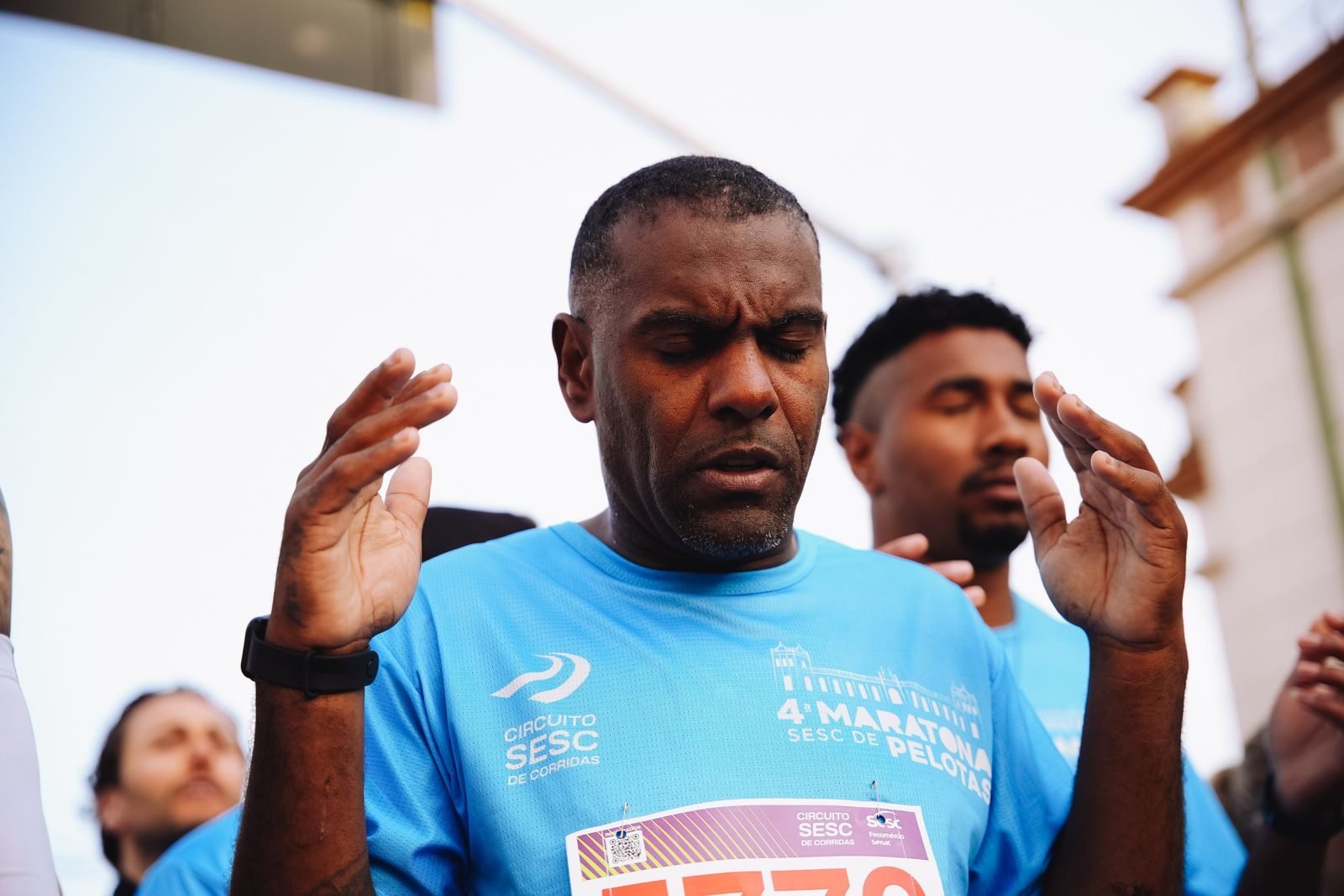 Runner focusing before the start of a race