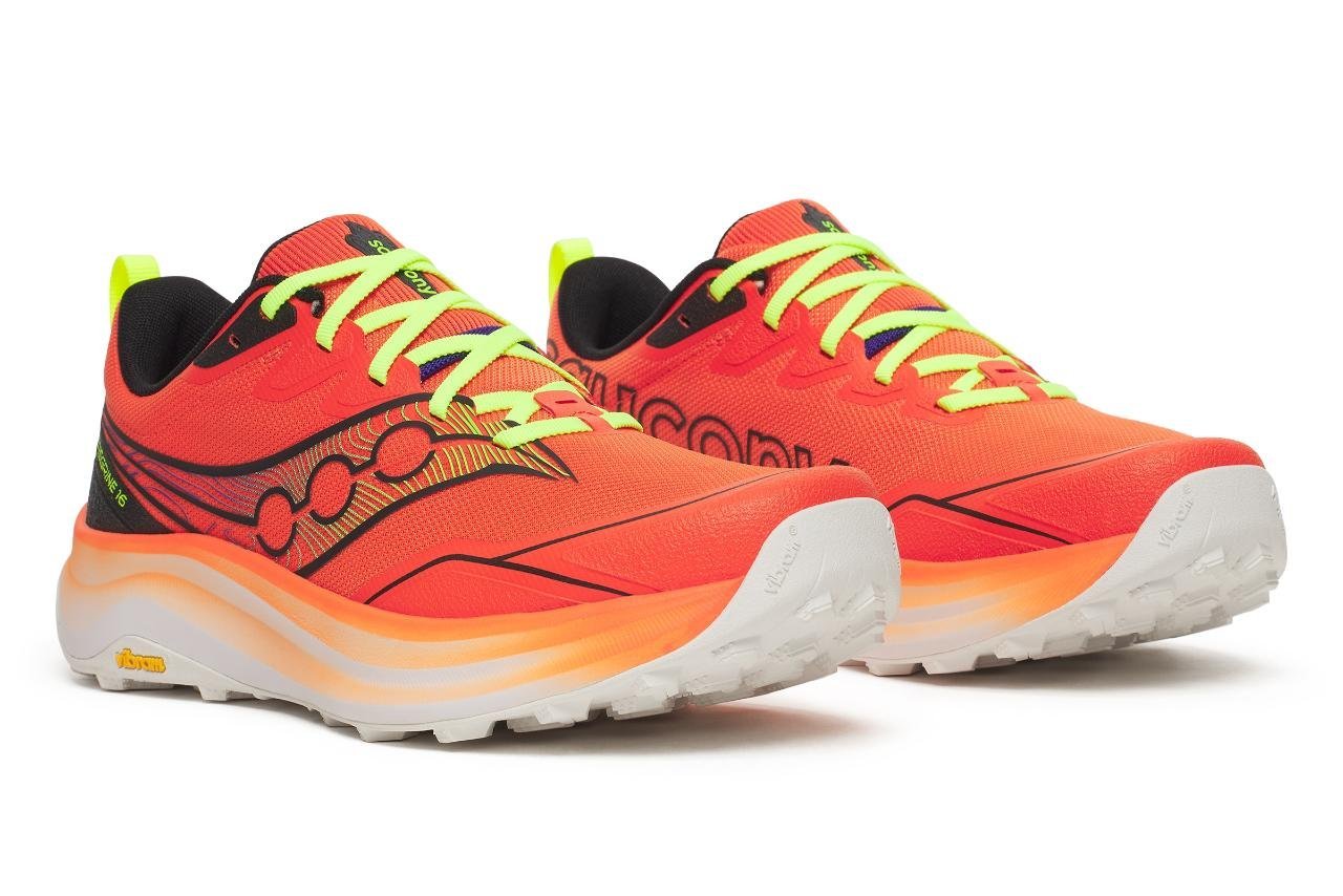 Saucony Peregrine 16 vista en tres cuartos