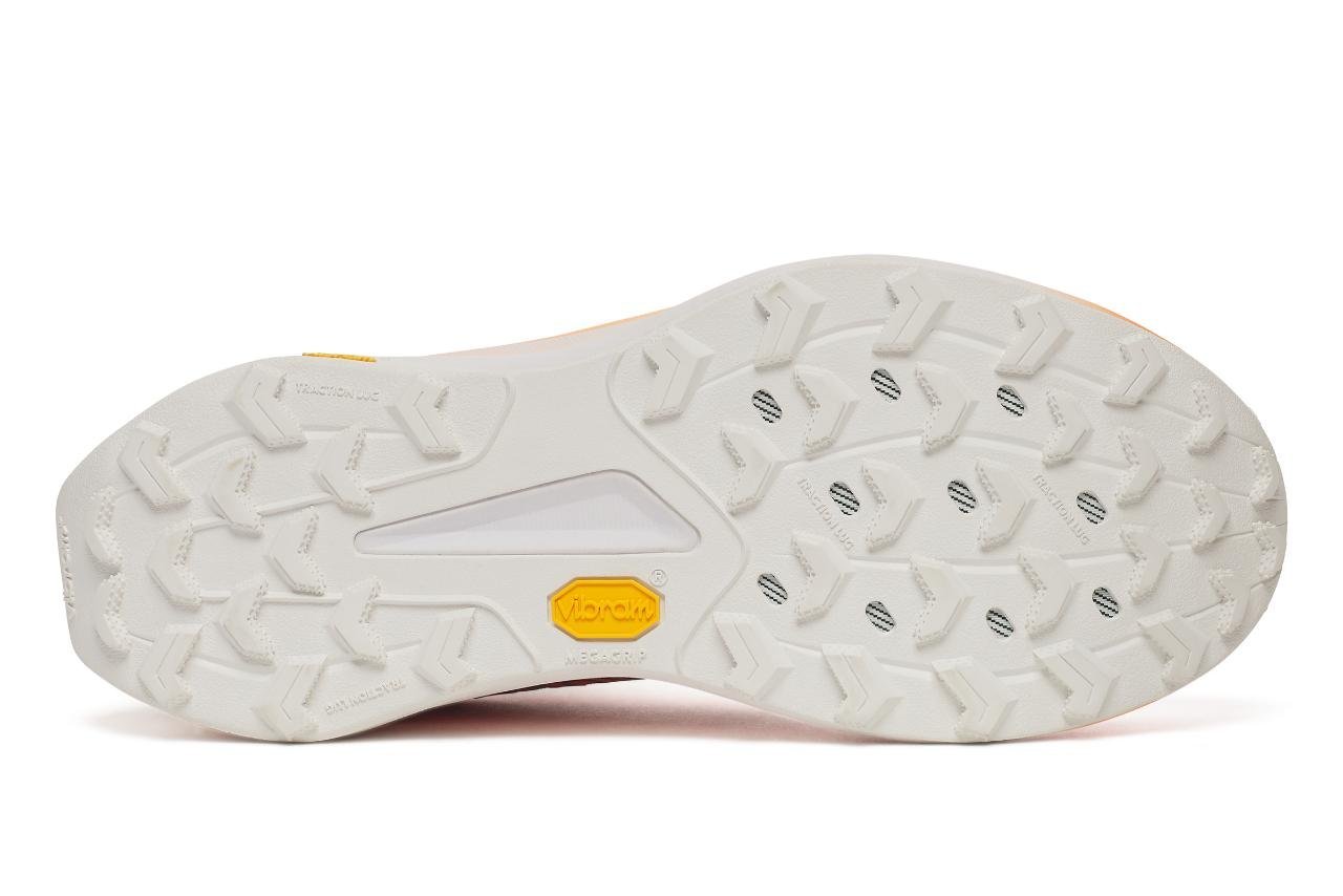 Saucony Peregrine 16 Vibram outsole