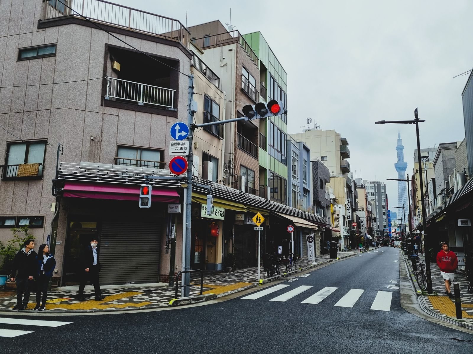 Tokyo street with the Skytree behind, city of the Tokyo Marathon