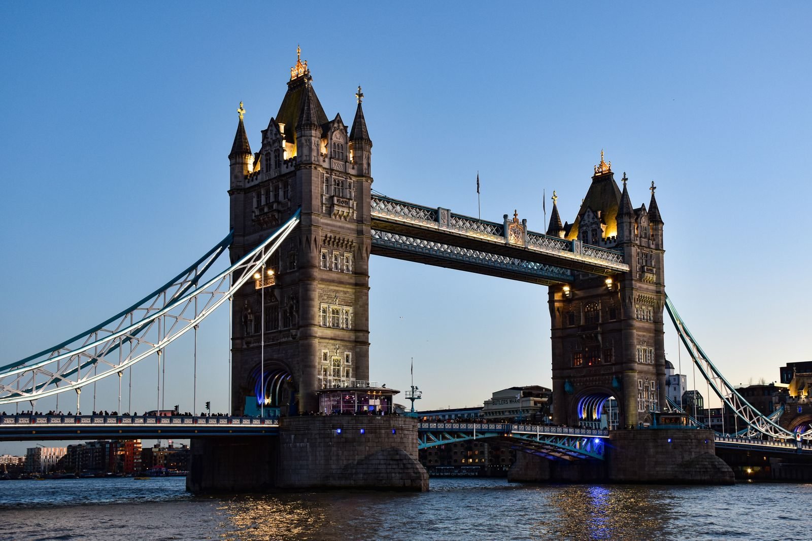Tower Bridge lit up in the evening, a symbol of the London Marathon