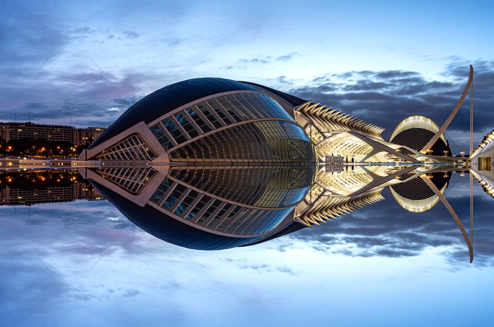 Vista al atardecer de la Ciudad de las Artes y las Ciencias de Valencia