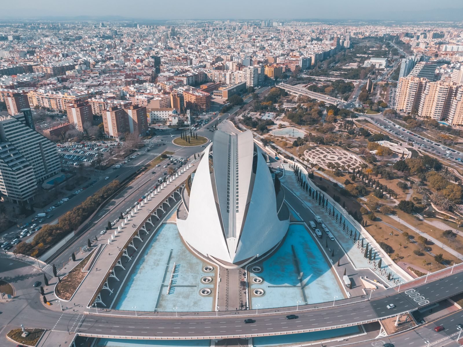 Vista aérea de la Ciudad de las Artes y las Ciencias, junto al recorrido del Medio Maratón Valencia 2026